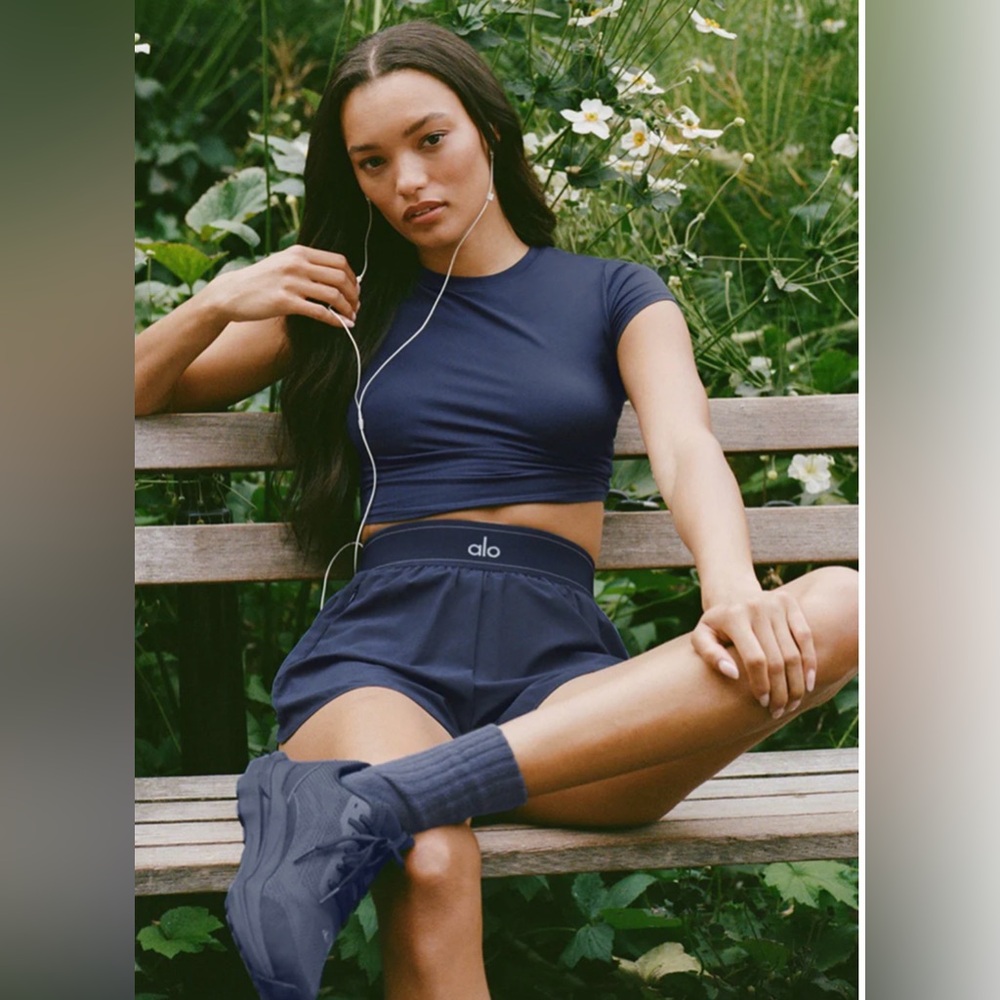 ALO Yoga Navy Alosoft Crop Finesse Short Sleeve